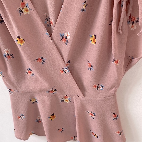 (A53) NEW Monteau Floral Print Peplum Top, Size Medium, NWOT - Picture 4 of 8